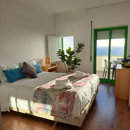 Sunset Terrace Apartment *